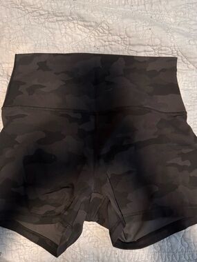 CRZ YOGA High-Rise Black Camouflage Bike Shorts